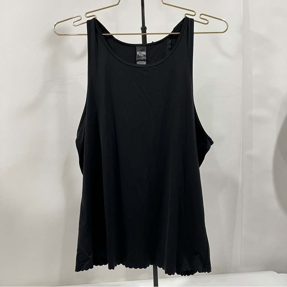 Victoria Sport Black Athletic Tank Top Size Large Scallop Detail Around Hem